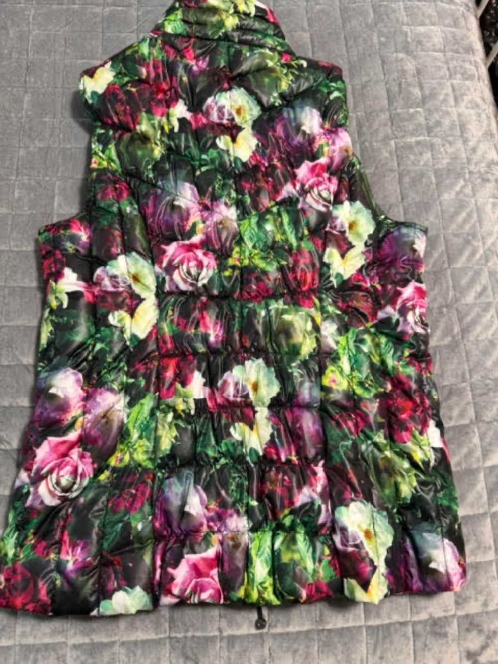 Vest - Picture 2 of 4